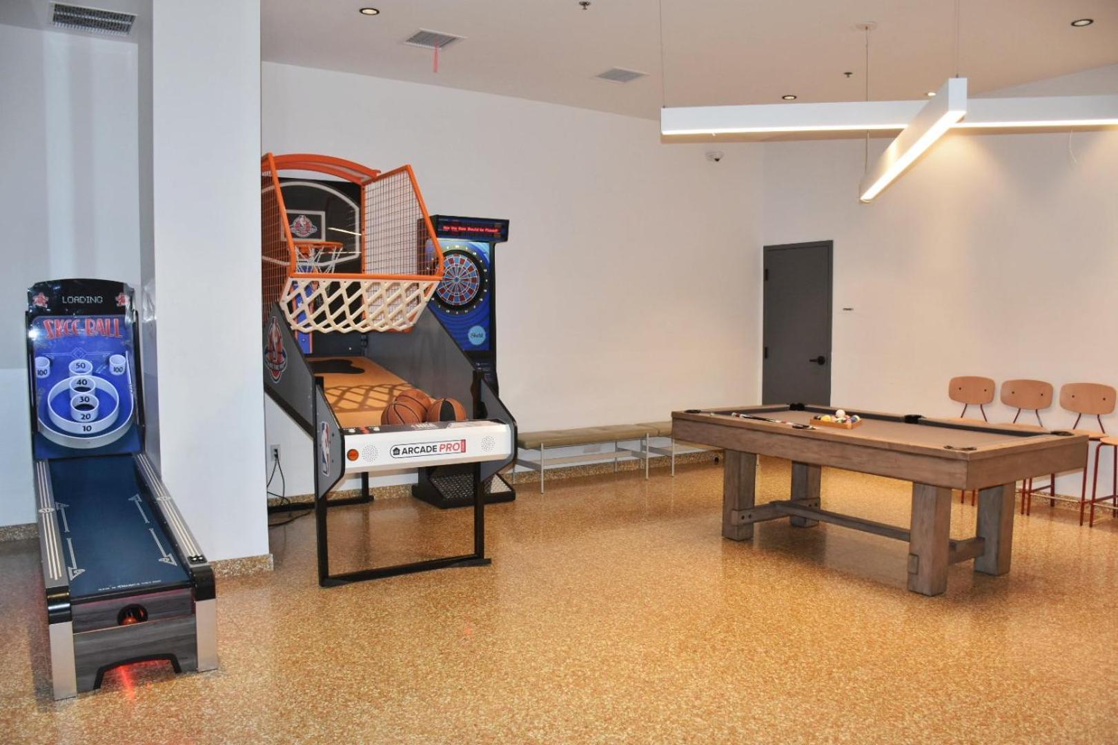 Stylish Downtown La Getaway - Prime Location On Wilshire Blvd! 4* Los Angeles